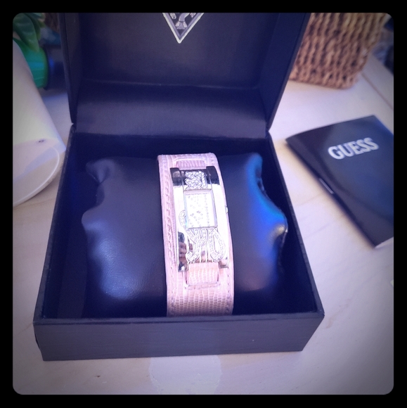 Guess Jewelry - Guess Watch women with box and garanties Guess Jewelry - Guess Watch women with box and garanties